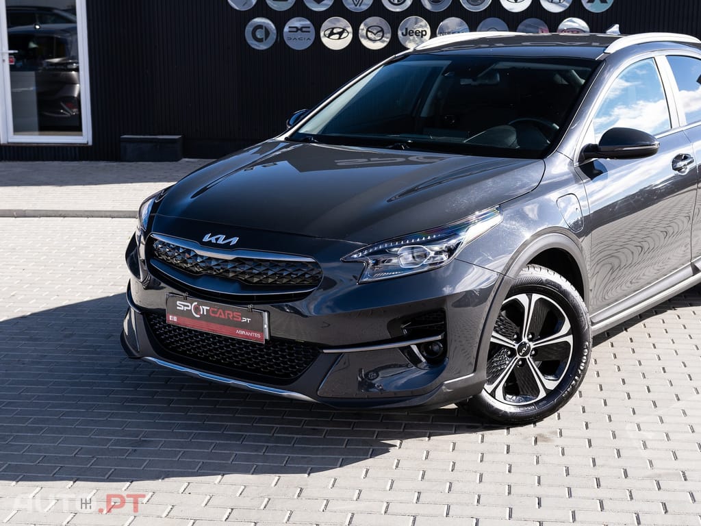 Kia XCeed 1.6 GDi PHEV Drive — fotografia 4