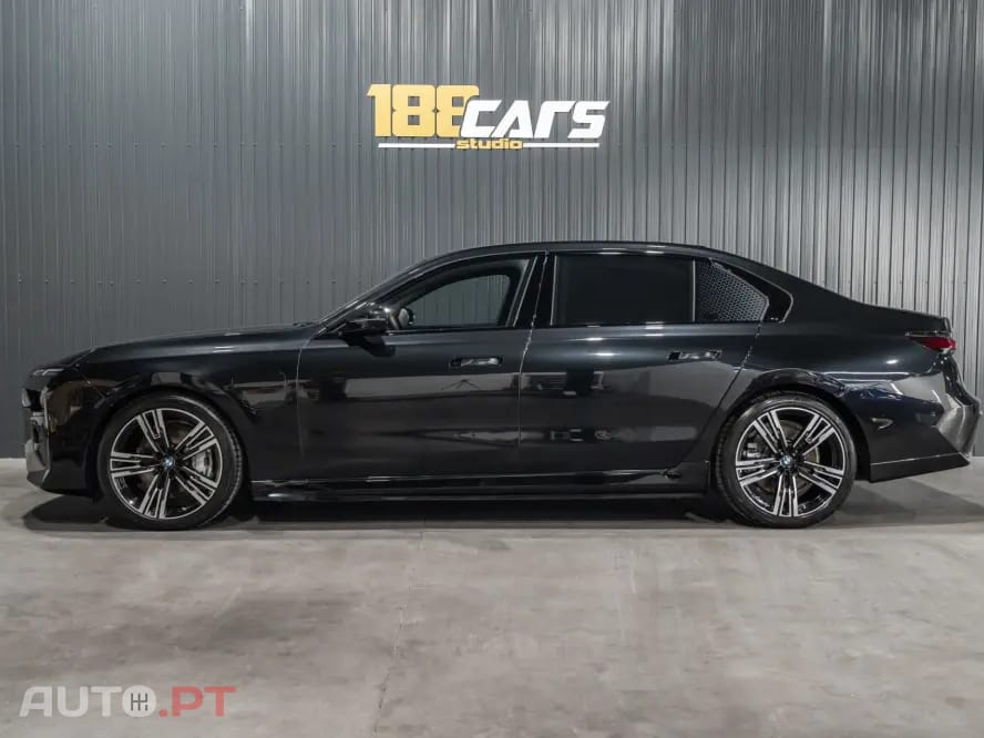BMW 750 750e xDrive Pack Desportivo M