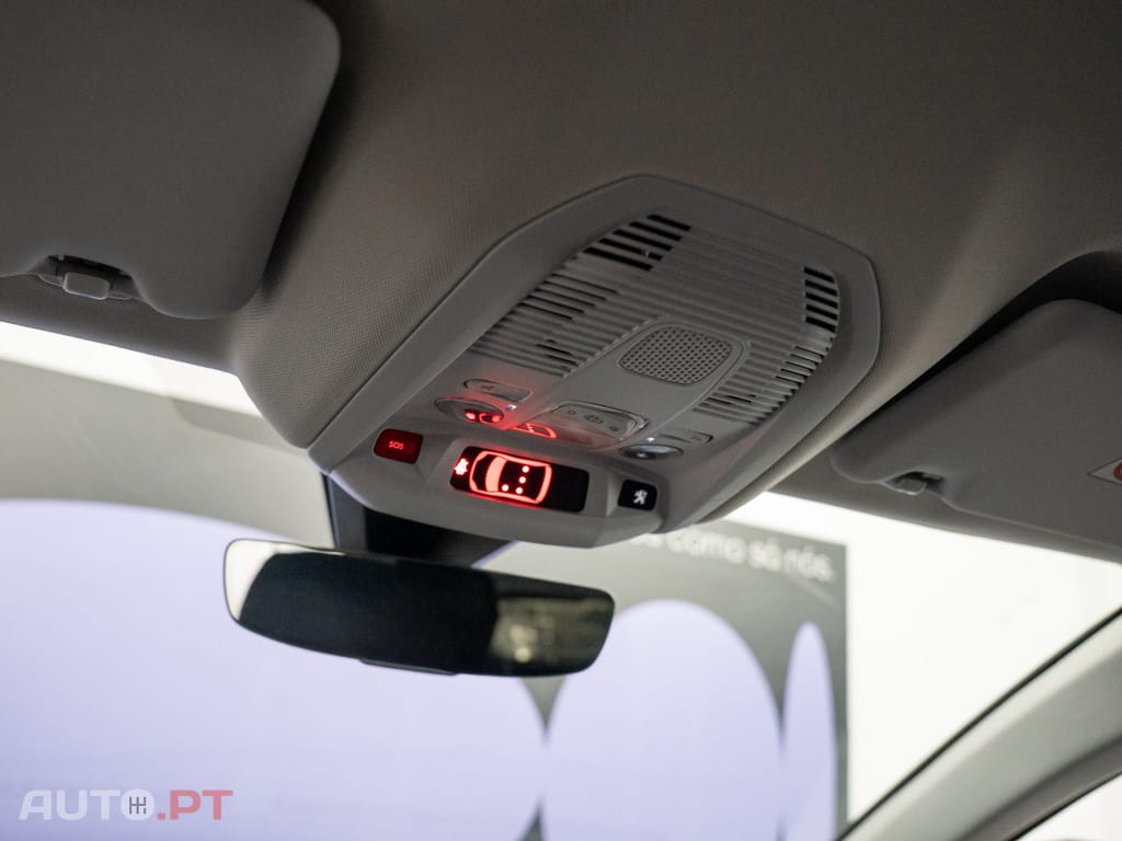 Peugeot 3008 1.6 Hybrid Allure e-EAT8