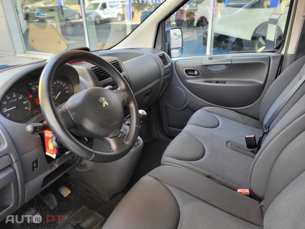 Peugeot Expert 2.0 HDi L2H1 Semi-Vidrado