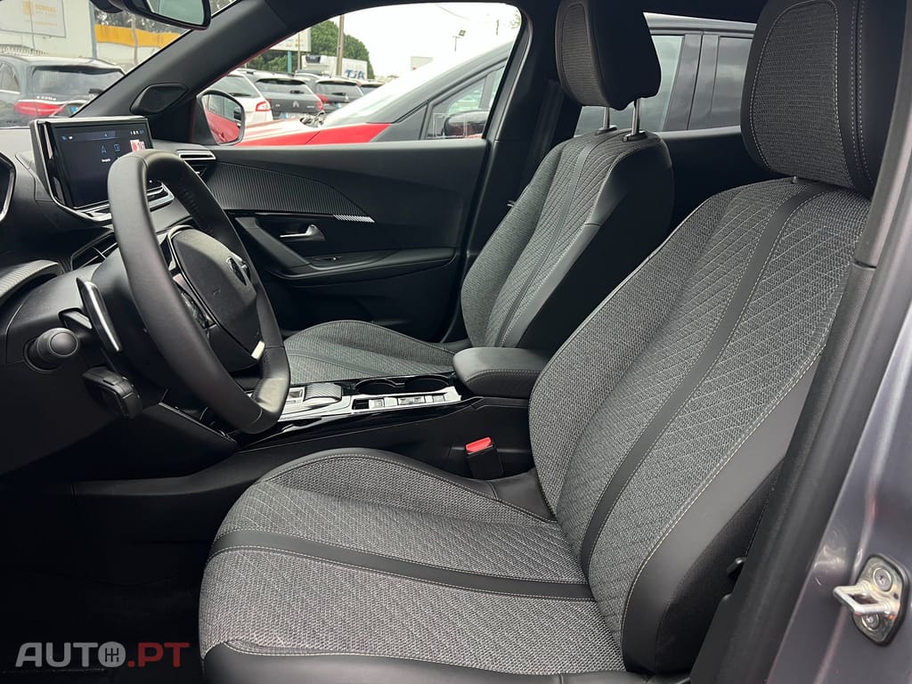 Peugeot 2008 1.2 PureTech Allure Pack EAT8