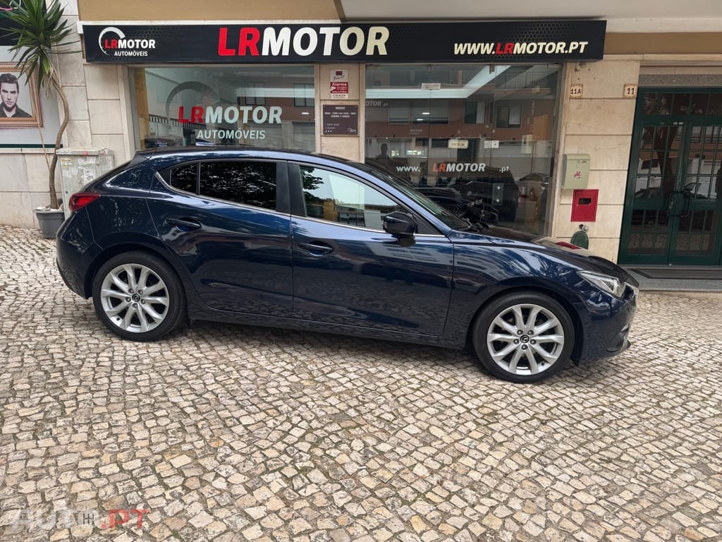 Mazda 3 1.5 Sky-D Excellence Navi