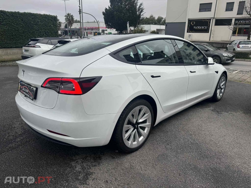 Tesla Model 3 Standard Range Plus RWD