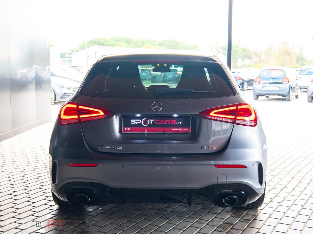 Mercedes-Benz A 35 AMG 4Matic Speedshift DCT 7G