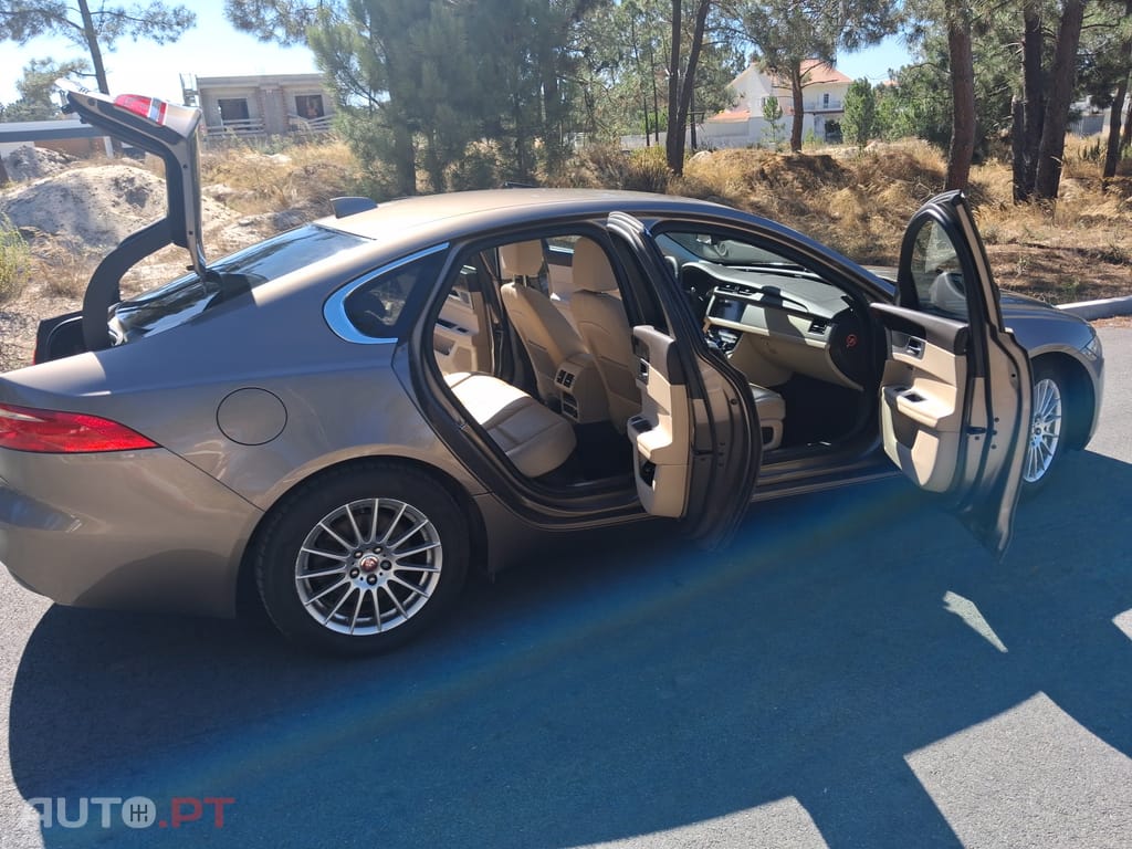 Jaguar XF 2.0 Prestige