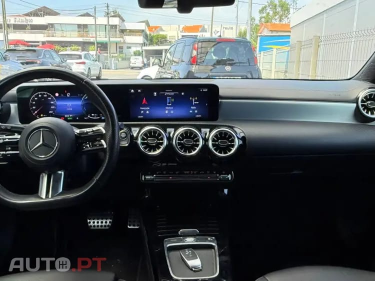Mercedes-Benz A 250 e AMG Line