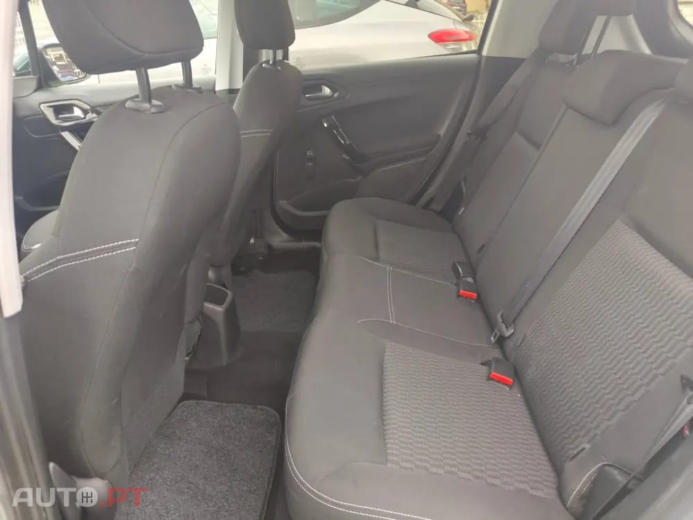 Peugeot 208 1.6 BlueHDi Style