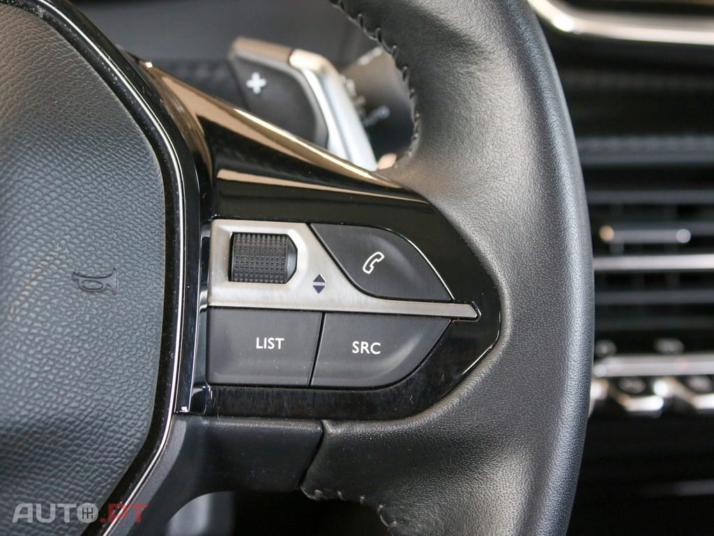 Peugeot 208 1.2 PureTech Allure EAT8