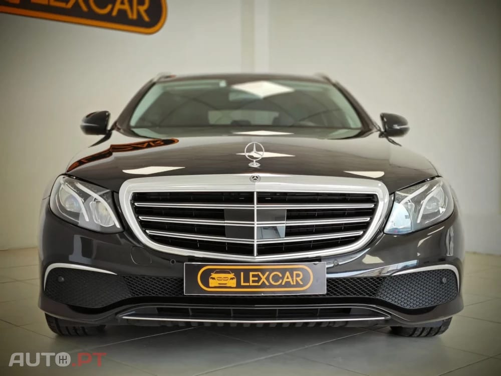 Mercedes-Benz E 220 Exclusive — fotografia 16
