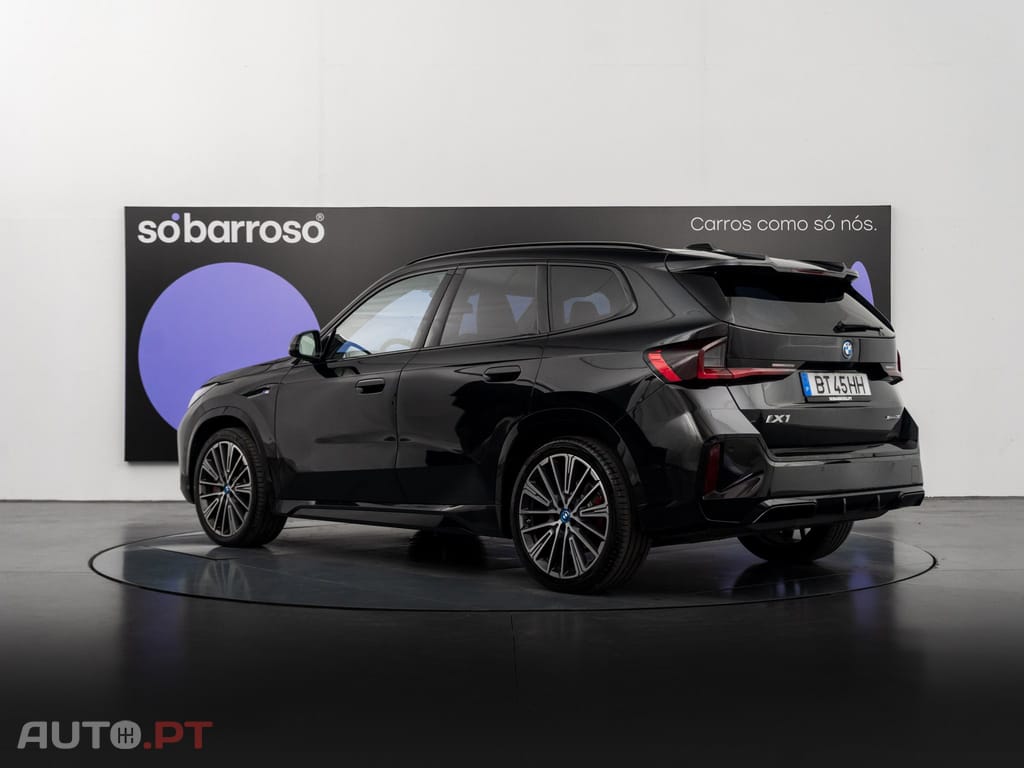 BMW iX1 xDrive30 Pack Desportivo M Pro