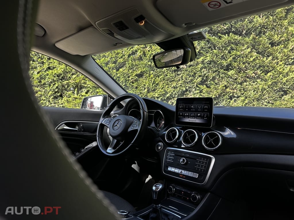 Mercedes-Benz CLA 180 d Shooting Brake