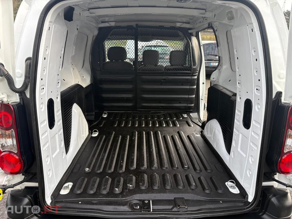 Peugeot Partner 1.6 BlueHDi L1 Premium 3L