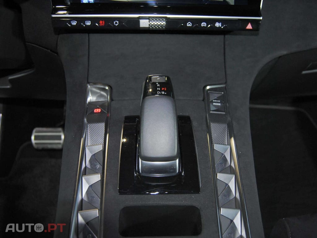 DS DS7 E-Tense Performance Line EAT8