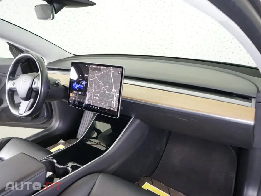Tesla Model 3 Standard Range Plus RWD