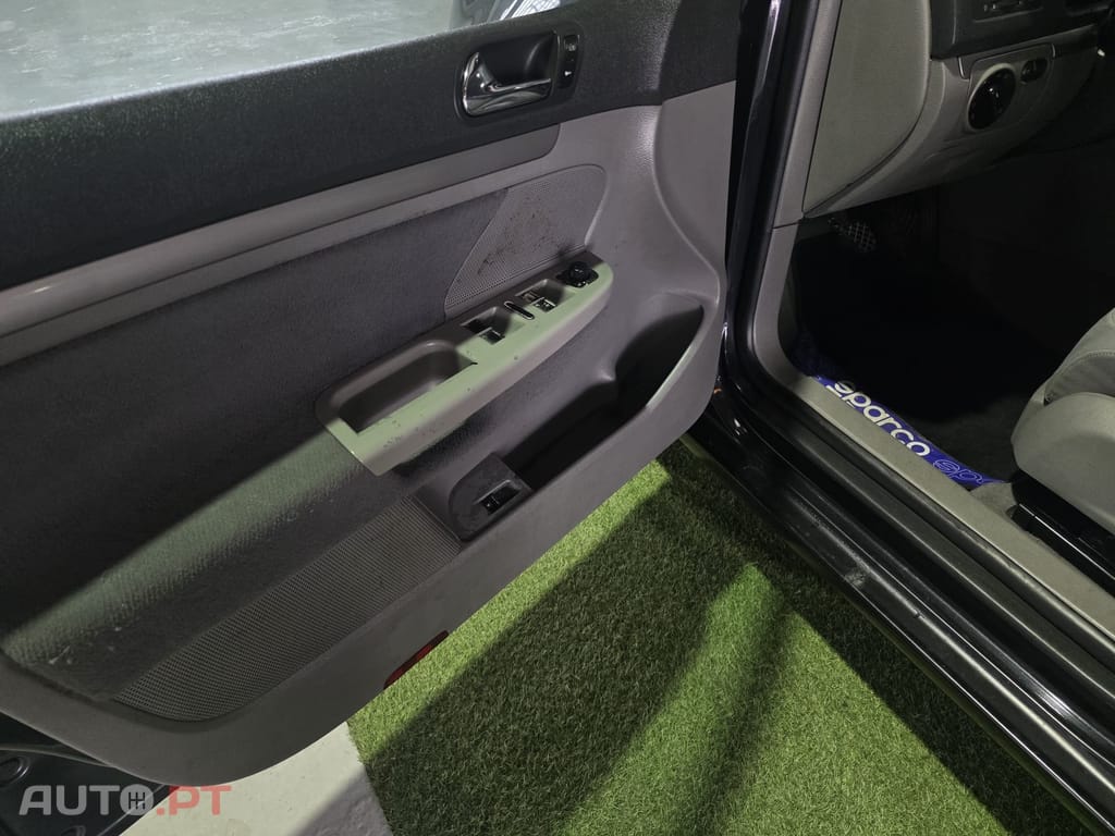 Volkswagen Golf 2.0 TDi Confortline