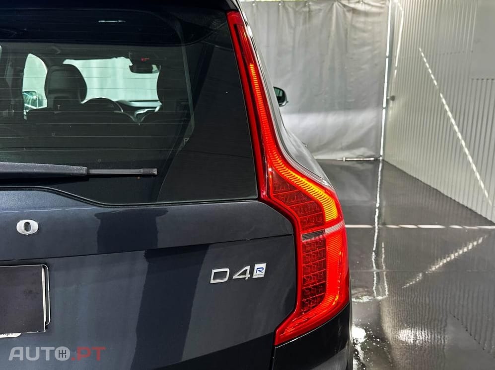 Volvo XC90 2.0 D4 R-Design