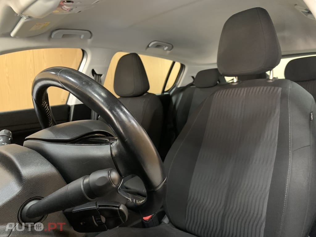 Peugeot 308 BlueHDi FAP 100 Stop & Start Access — fotografia 20