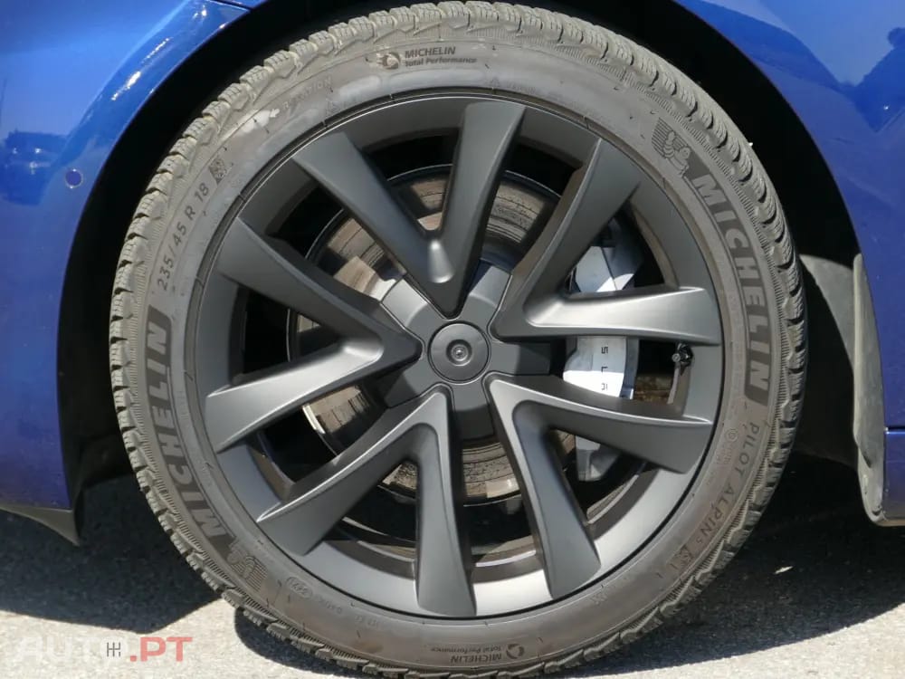 Tesla Model 3 Tração Traseira