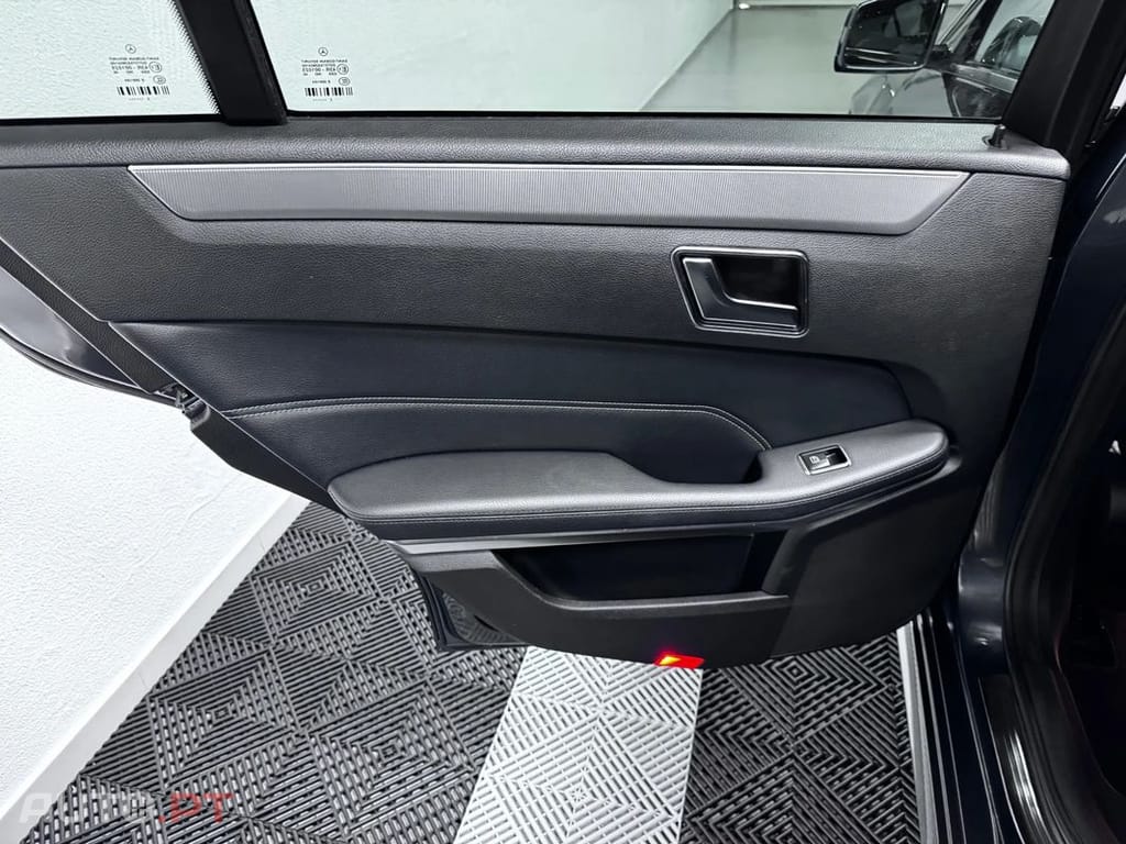 Mercedes-Benz E 300 Bluetec Hybrid Avantgarde