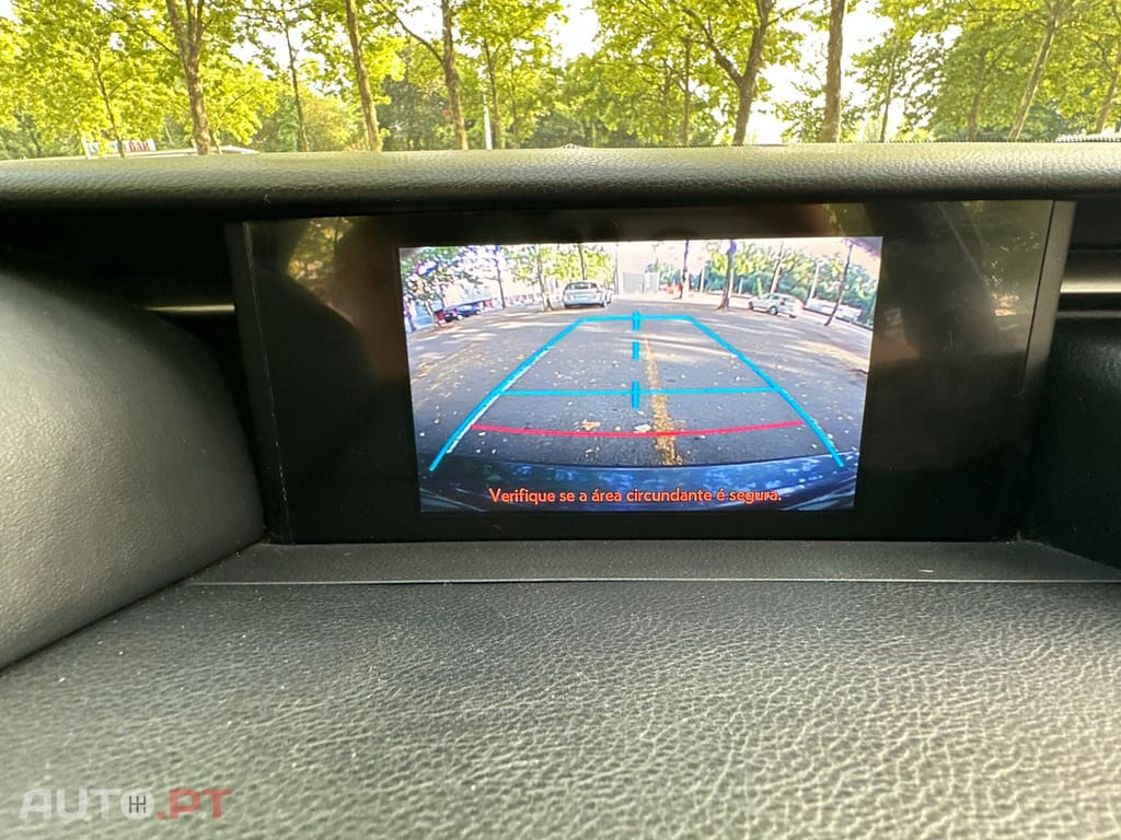 Lexus IS 300 H f sport