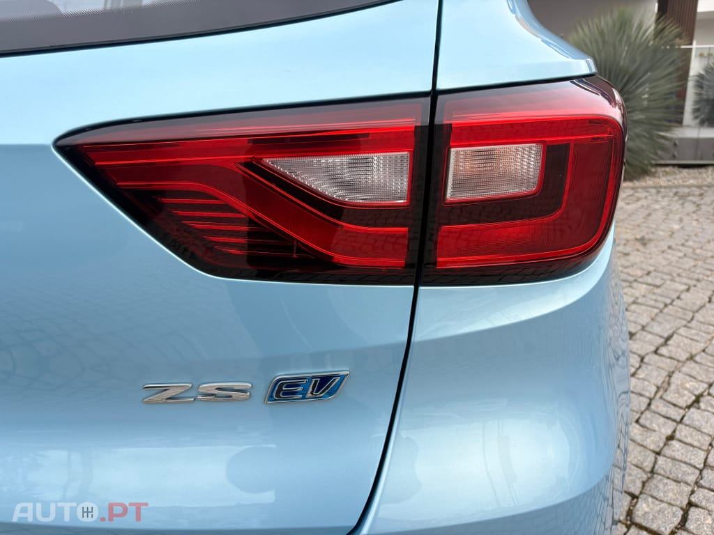 MG ZS EV 44.5 kWh Luxury