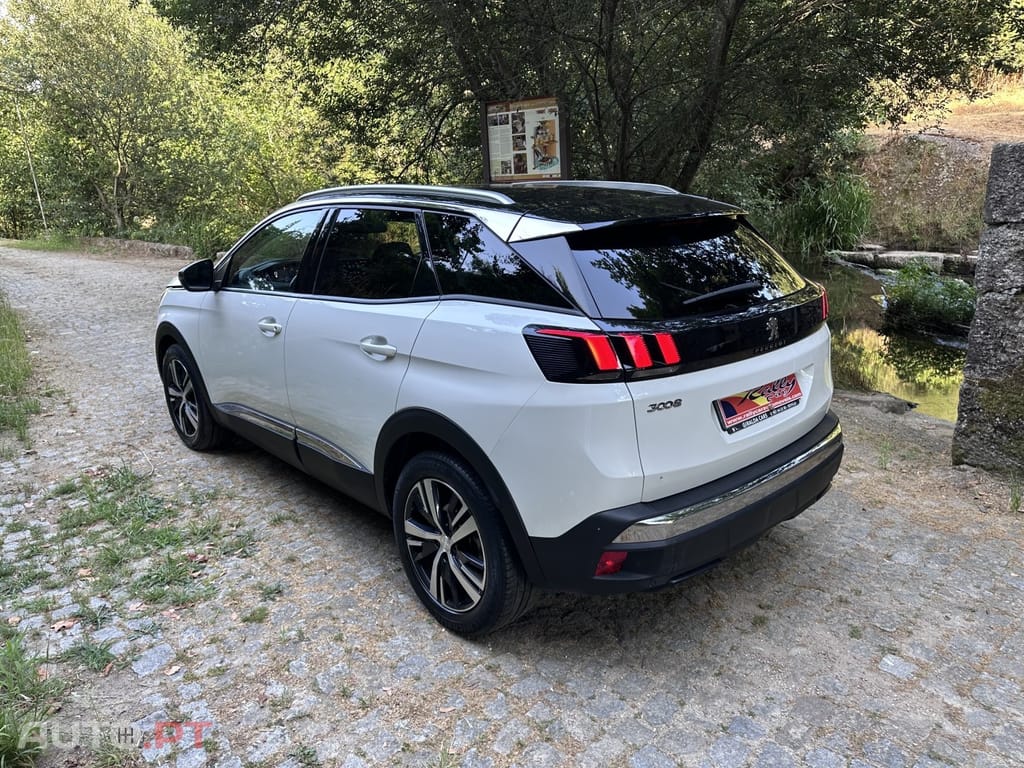 Peugeot 3008 1.2 PureTech Allure EAT8