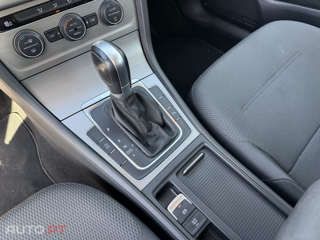 Volkswagen Golf 1.6 TDi Confortline DSG