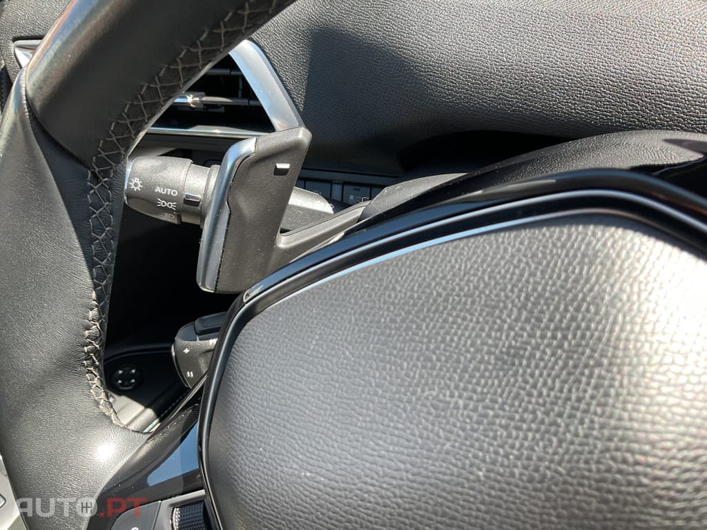 Peugeot 3008 1.6 Hybrid Allure e-EAT8