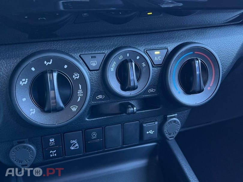 Toyota Hilux 2.4 D-4D 4WD CD CM Aut.