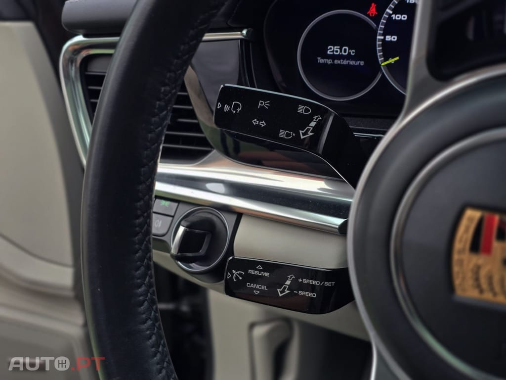 Porsche Panamera 4 E-Hybrid