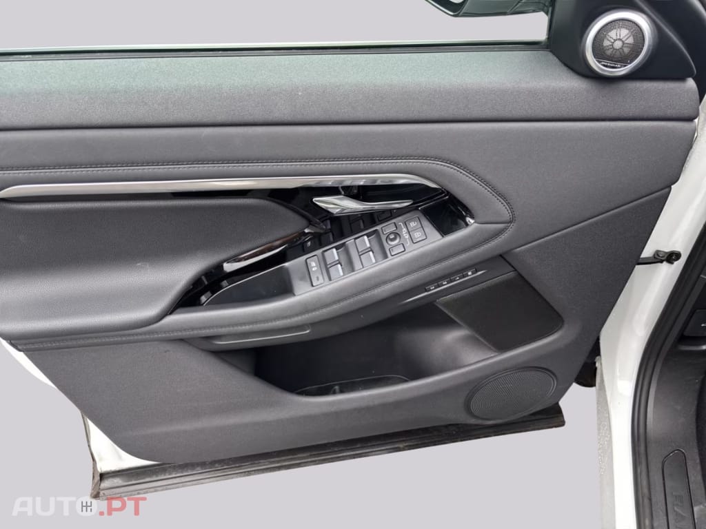 Land Rover Evoque P300e SE I.V.A DEDUTIVEL 