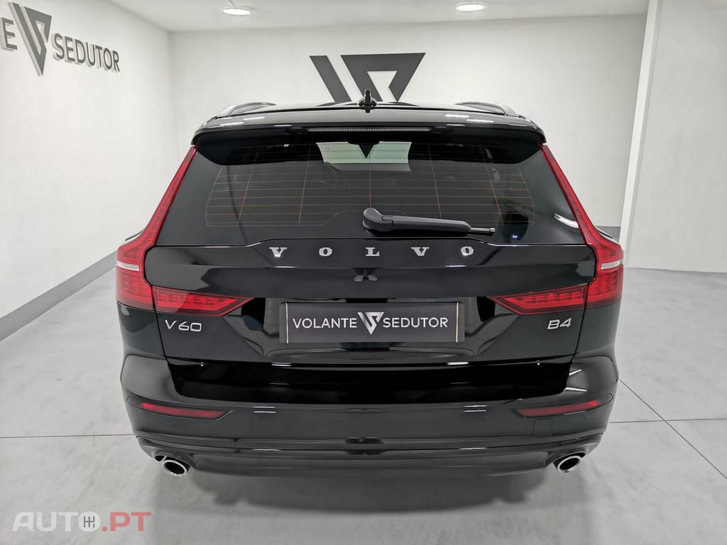 Volvo V60 2.0 B4 Plus Dark Auto