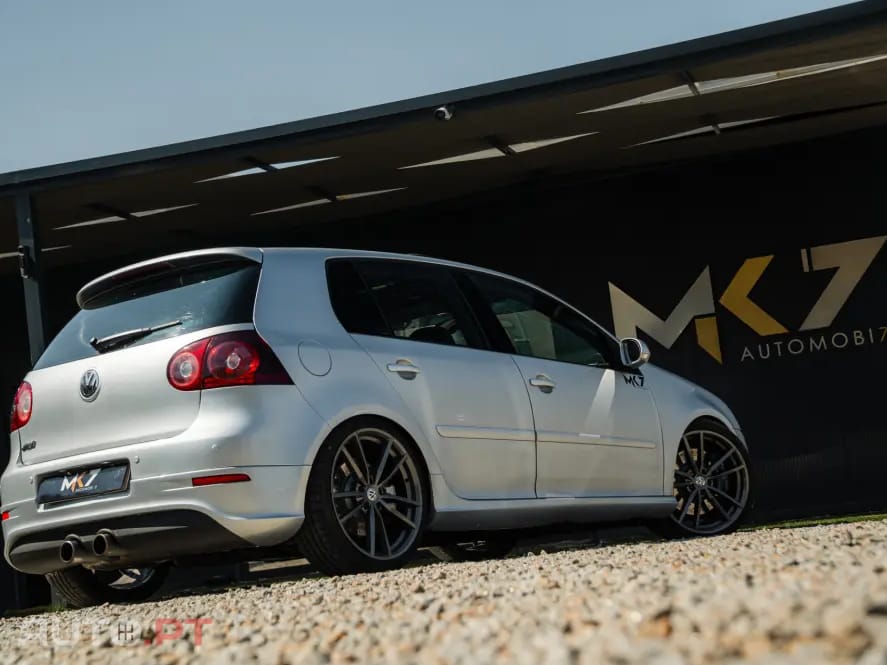 Volkswagen Golf 3.2 R32 4Motion DSG