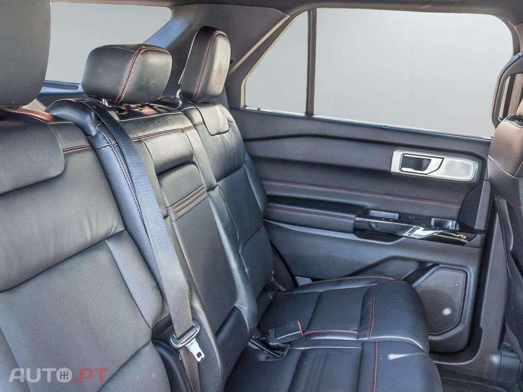 Ford Explorer Plug-in Hybrid ST-LINE