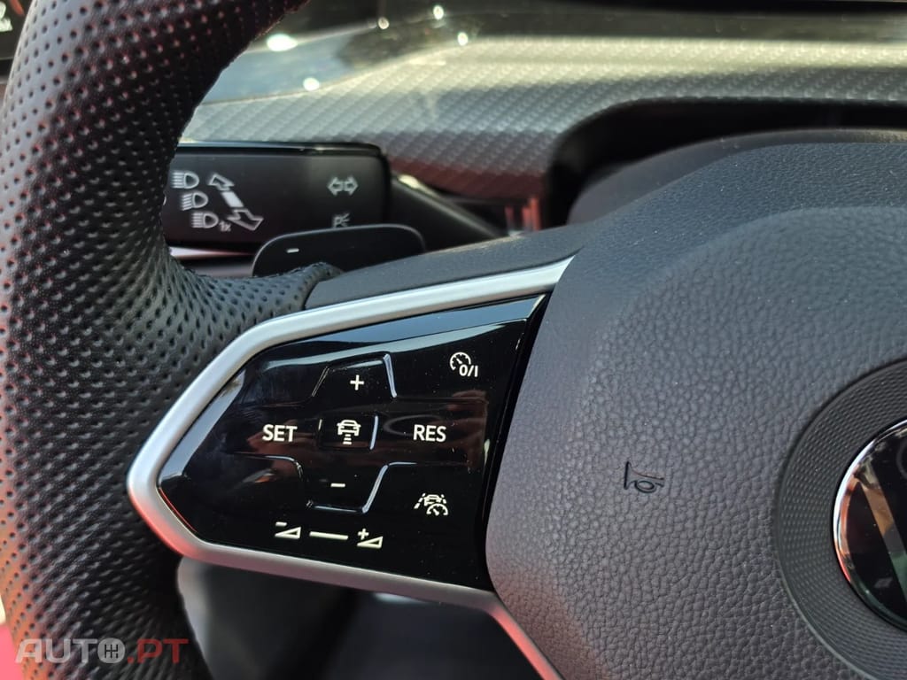 Volkswagen Golf 2.0 TDI R-Line DSG