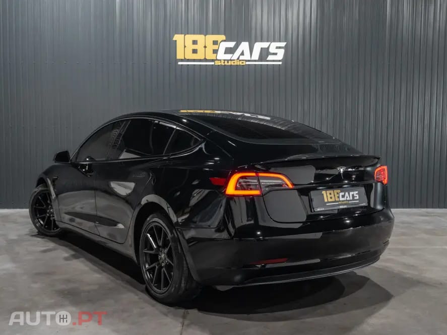 Tesla Model 3 Standard Range Plus RWD