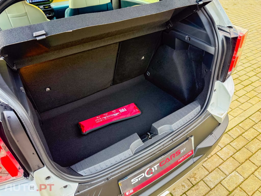 Fiat Grande Panda 1.2 Hybrid La Prima eDCT