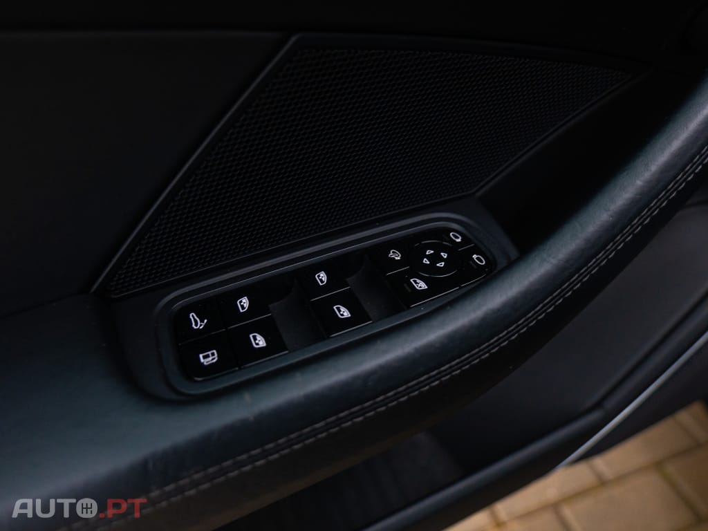 Porsche Panamera 4 E-Hybrid