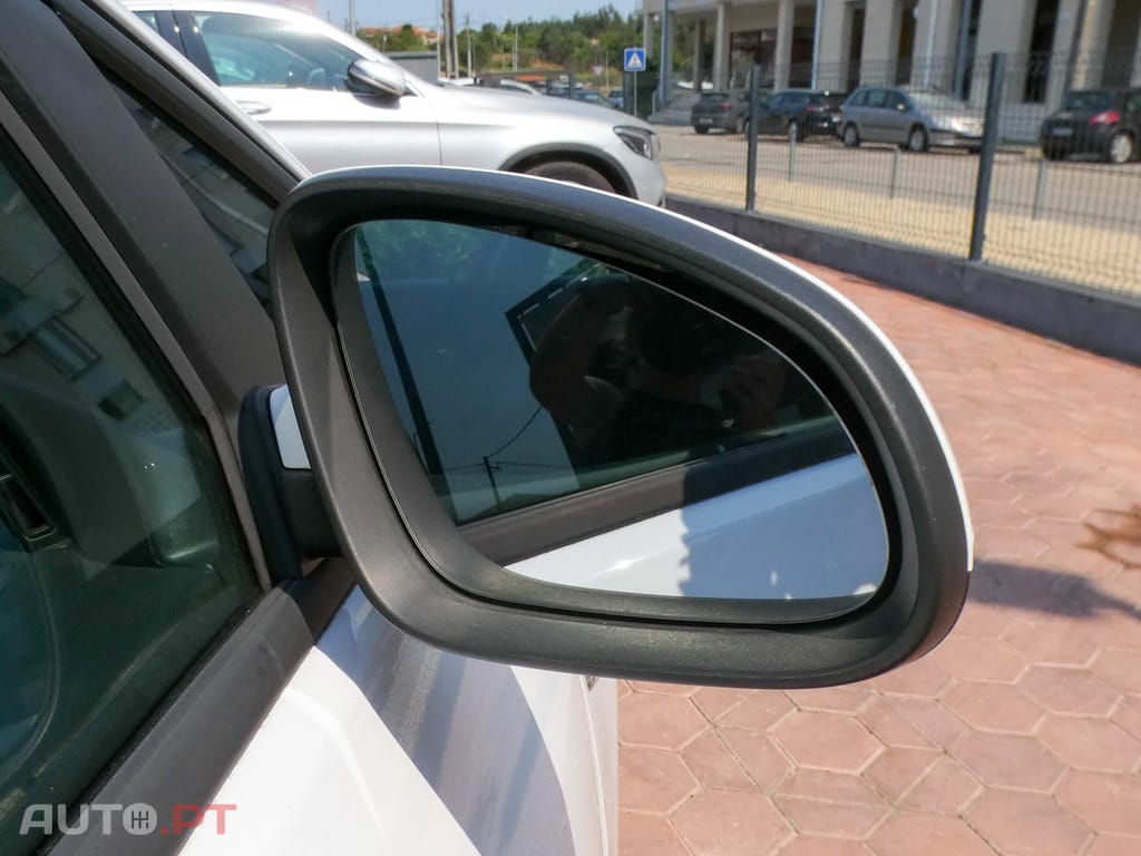 Opel Astra Outro