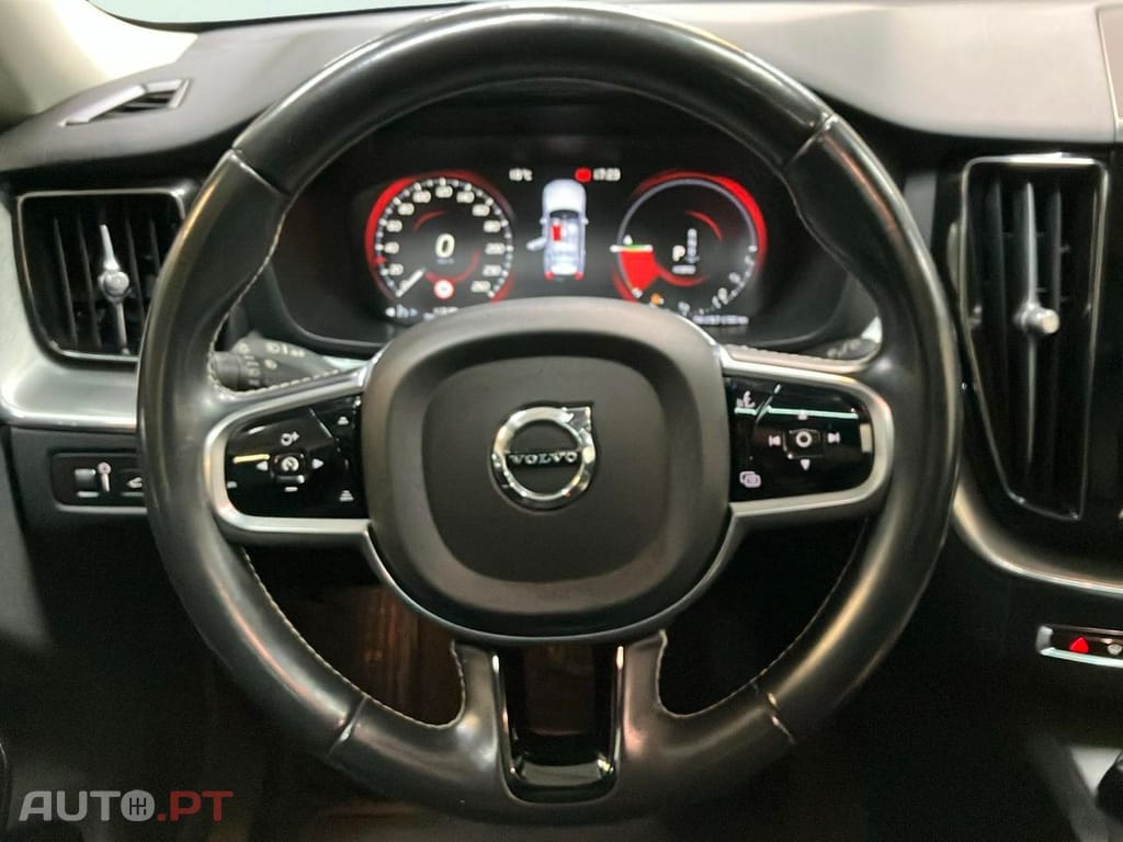 Volvo XC60 2.0 T8 PHEV Momentum AWD