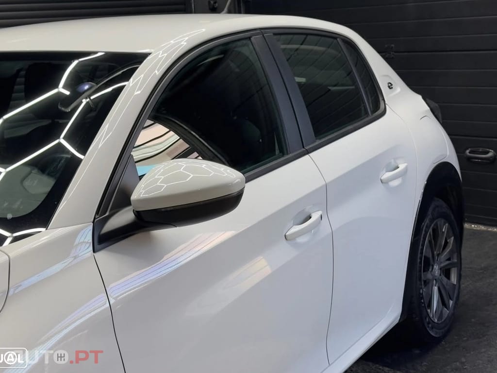 Peugeot E-208 Active Pack