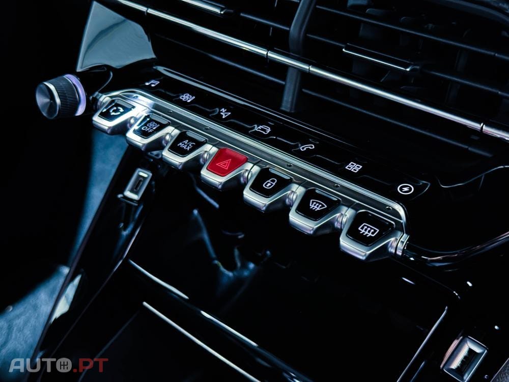 Peugeot E-2008 50 kWh GT