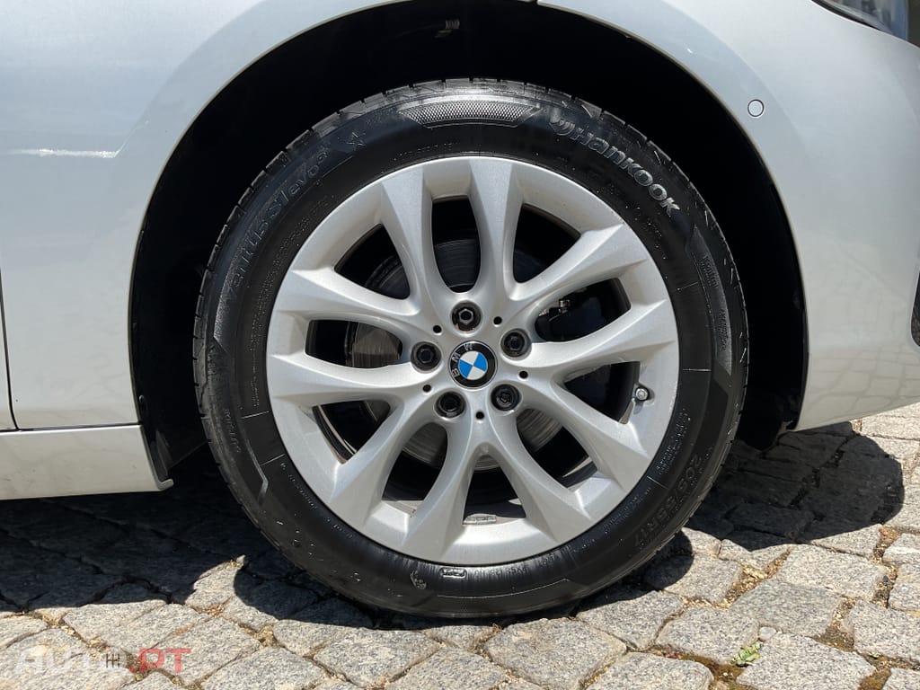BMW 216 i 7L