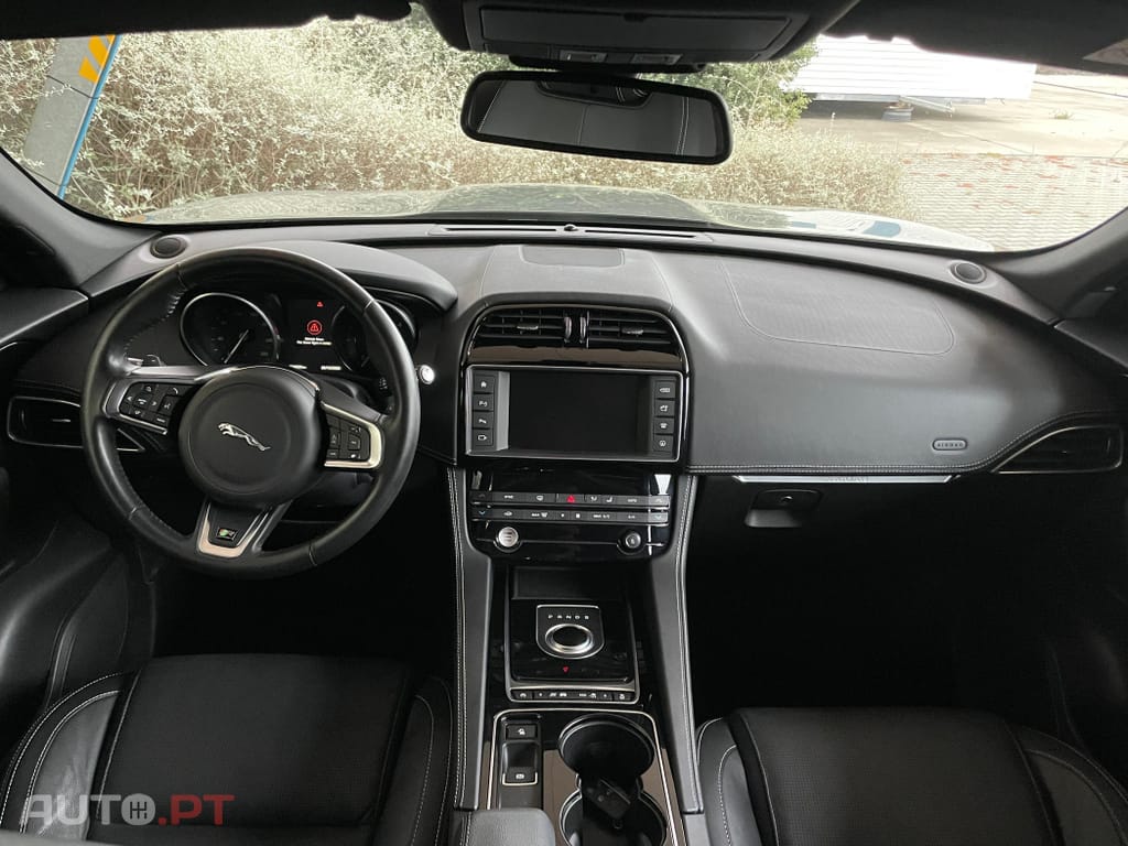 Jaguar F-Pace 2.0 i4D R-Sport Aut.