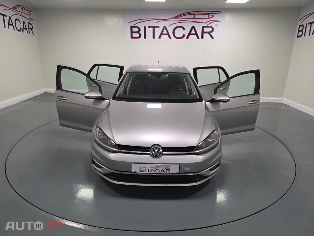Volkswagen Golf 1.6 TDI Confortline