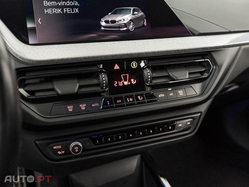BMW 118 i Pack Desportivo M Auto