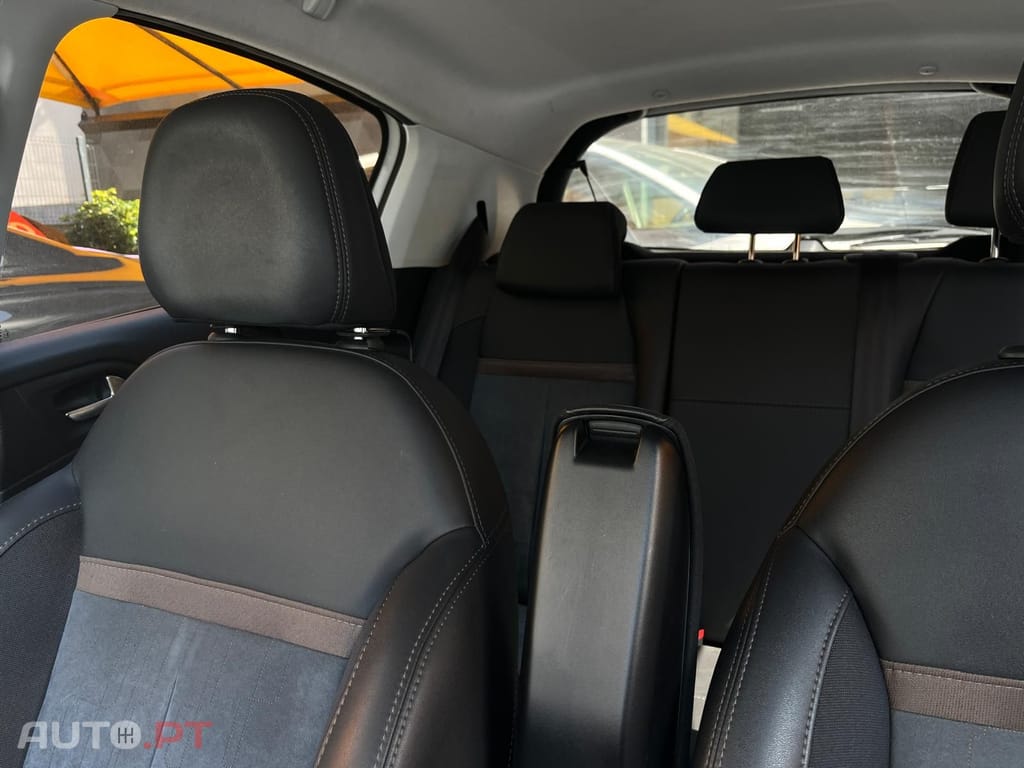 Peugeot 208  1.2 e-THP Féline