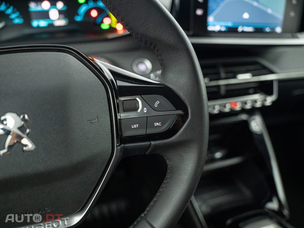Peugeot E-2008 50 kWh Active