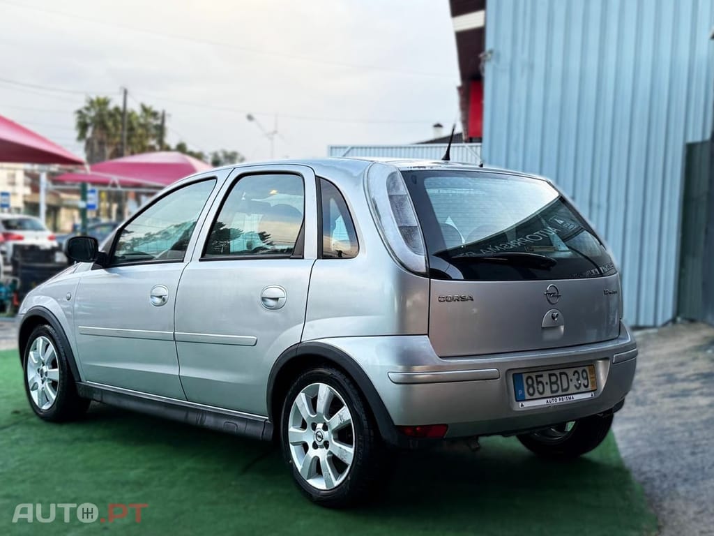 Opel Corsa 1.2 Twinport Enjoy