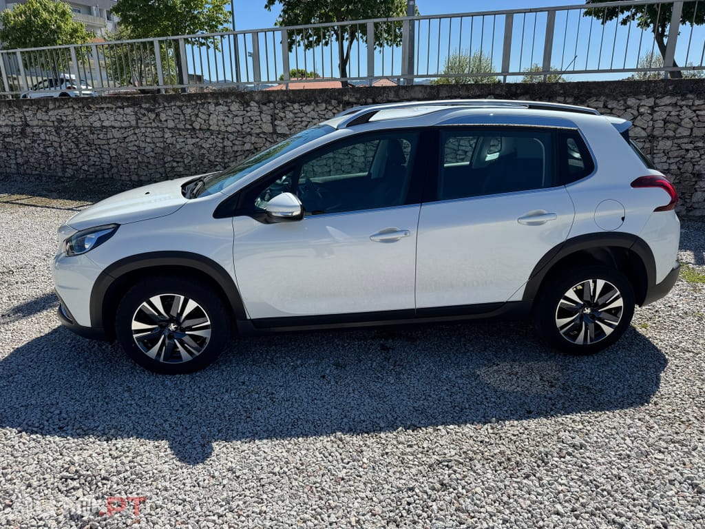Peugeot 2008 1.2 PureTech Allure